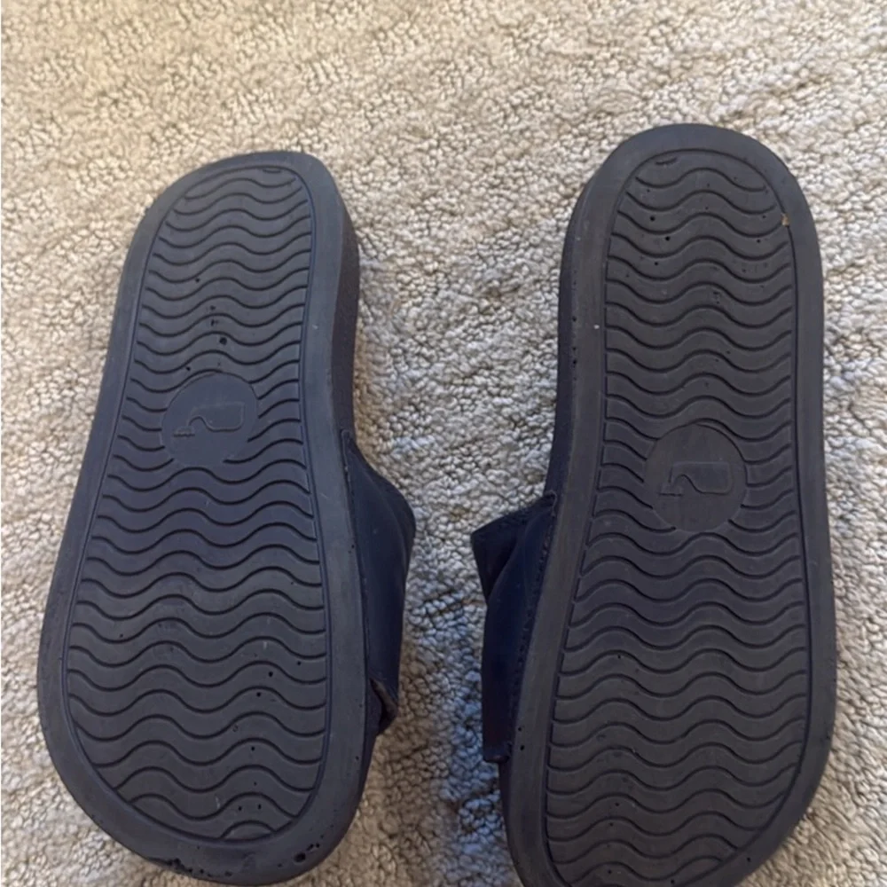 Vineyard Vines Navy and White Kids Slide Sandals